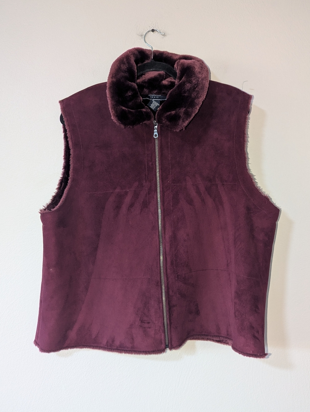 XL Joneswear Sport Berry Faux Fur Lined Faux Suede Vest